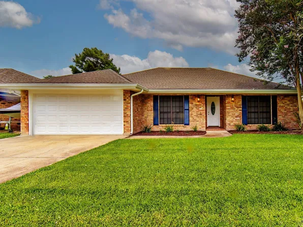 215 Raywood Dr, Houma, LA 70360
