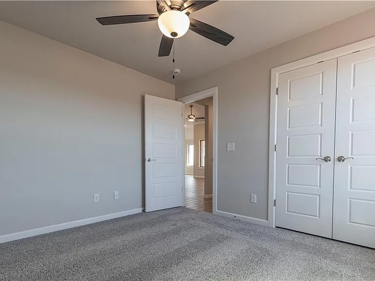 16300 Marsha Dr — Photo 19