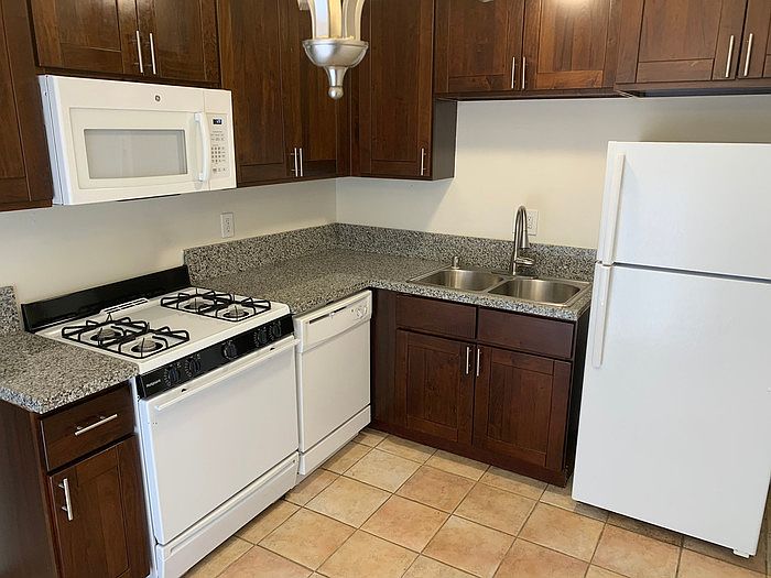 1st image of 6330 Havenside Dr APT 05