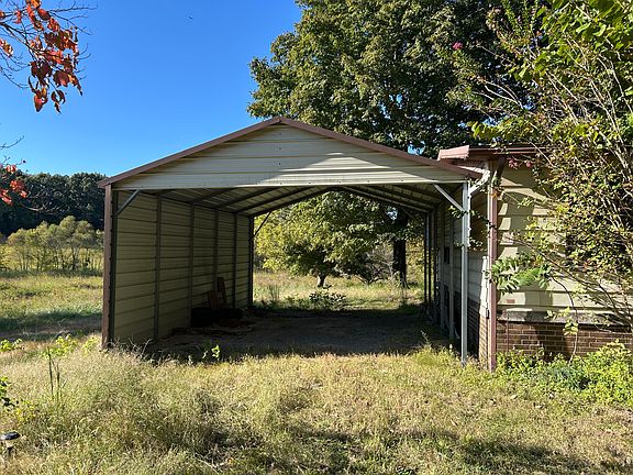 2nd image of 1067 Crider Dulaney Rd