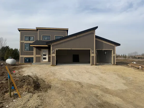 907 14th Ave NW, Kasson, MN 55944