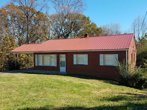 1230 Chatham Hgts Rd, Martinsville, VA 24112