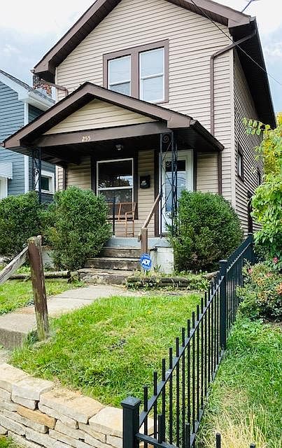 2nd image of 255 E 3rd Ave