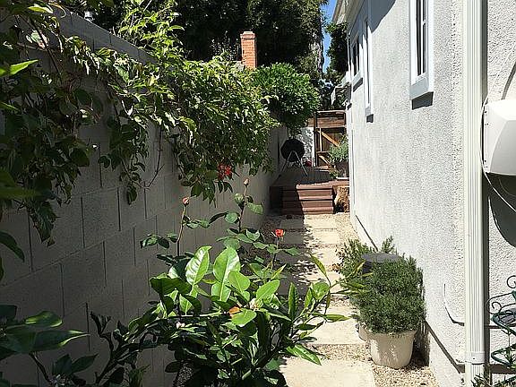 3rd image of 1352 Grant St