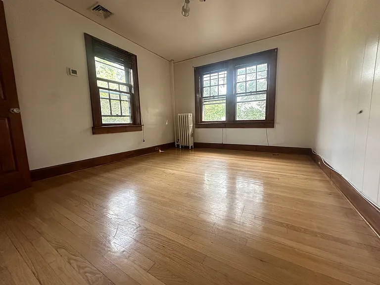 325 Bogert Ave — Photo 18