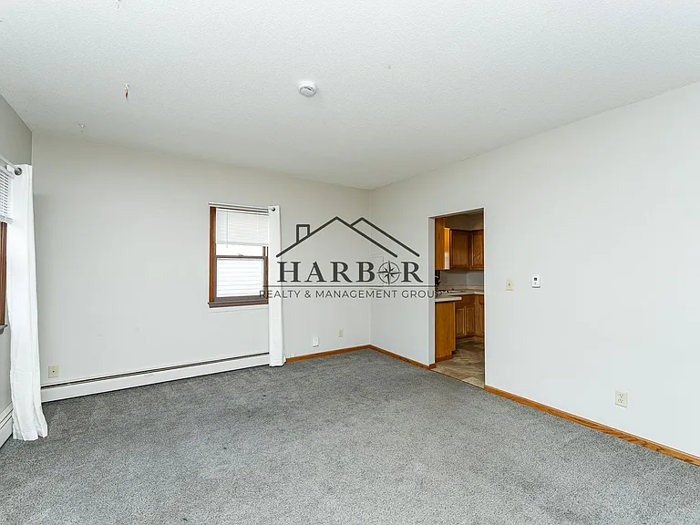 23 8th St NW #2 — Photo 8