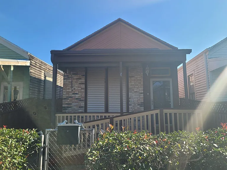 3321 Avenue M — Photo 2