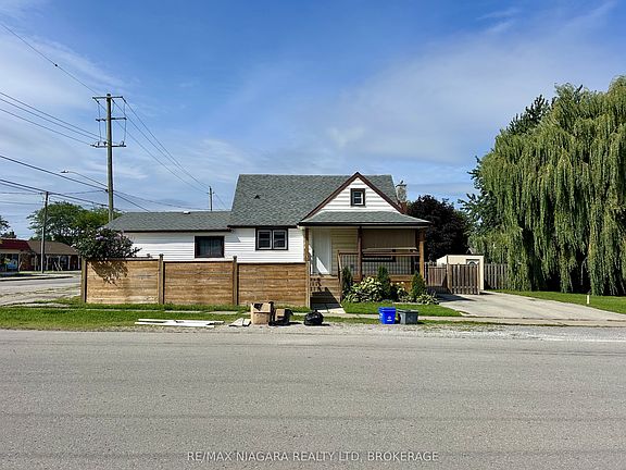 3rd image of 130 Killaly St E