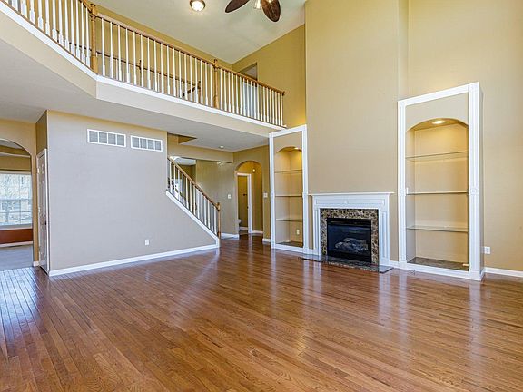 4th image of 377 Bears Den Dr