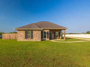 226 Bouverans Cir, Lockport, LA 70374