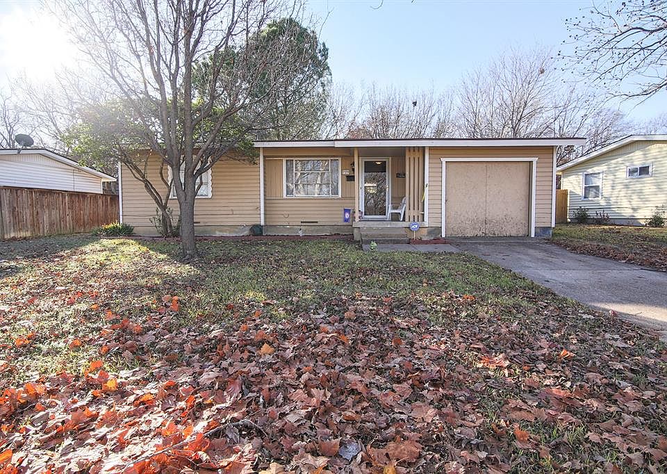 1st image of 729 Huddleston Dr