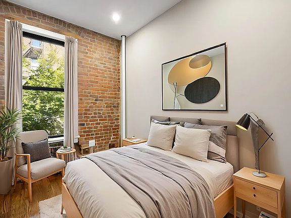 5th image of 321 W 11th St #4A