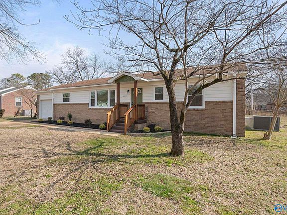 3rd image of 4212 Lakeview Dr NW