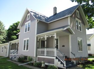 535 S Birdsey St, Columbus, WI 53925