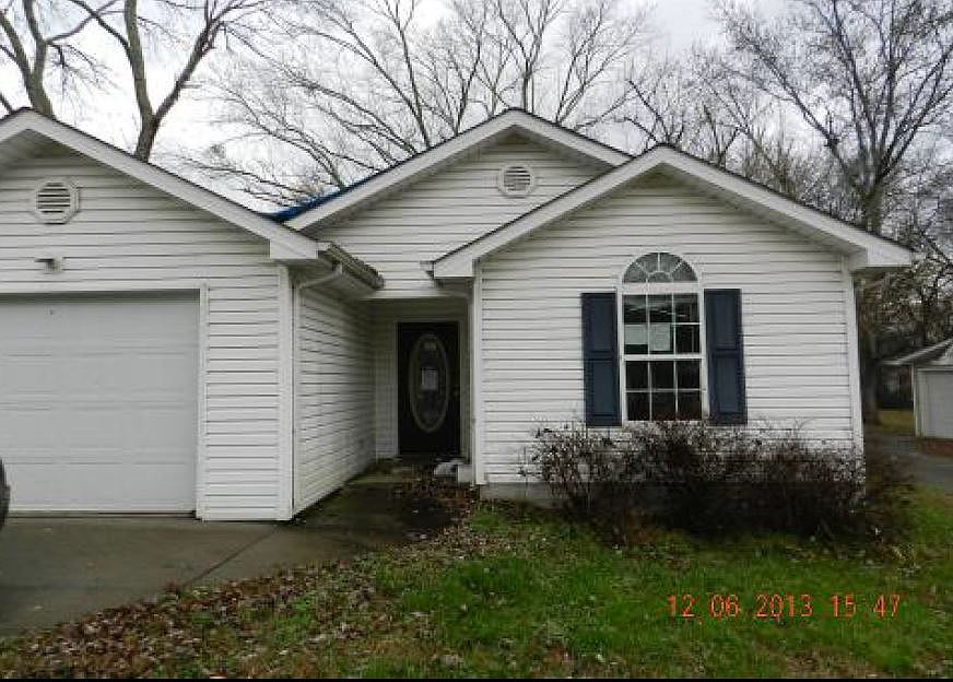 1st image of 72 Mineola Ave
