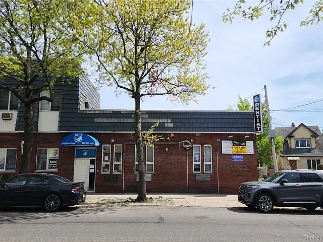 5968 Grand Ave — Photo 2