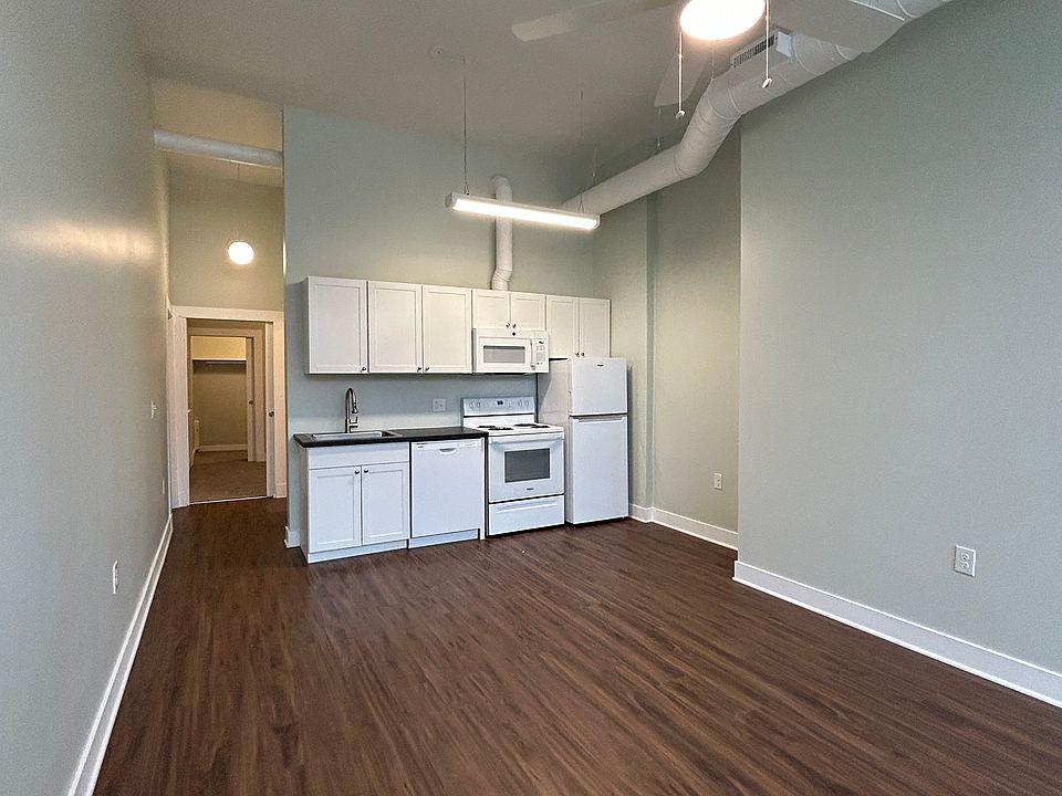 1st image of 1863 Chase Ave #102