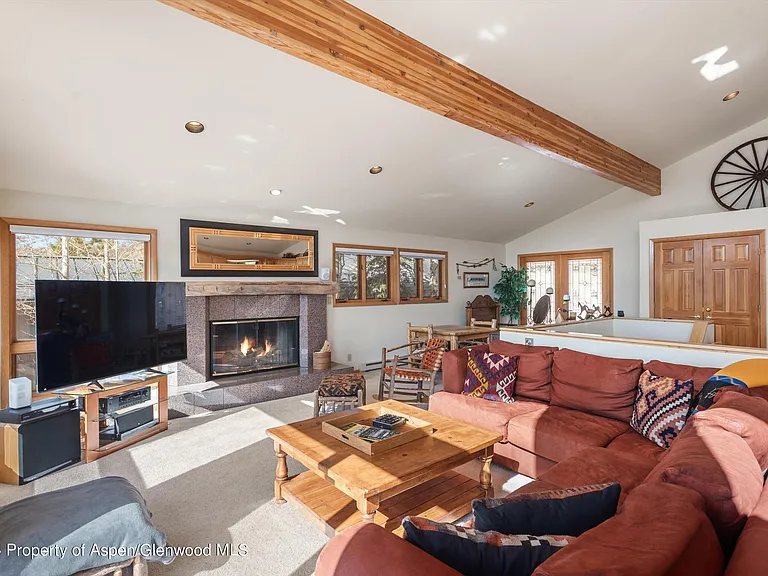 92 Wildridge Ln — Photo 9