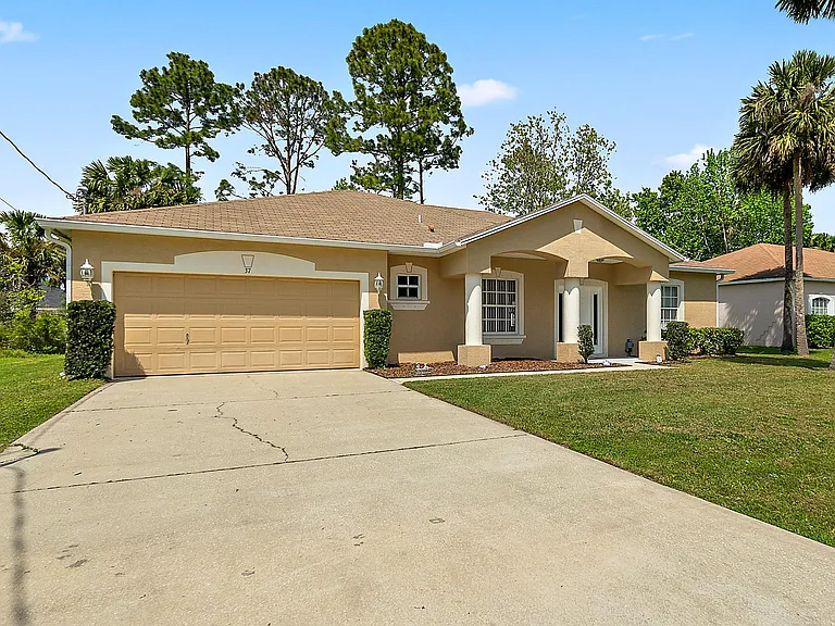 37 Pine Grove Dr — Photo 2