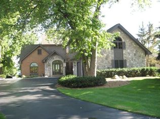 1225 Seymour Lake Rd, Oxford, MI 48371
