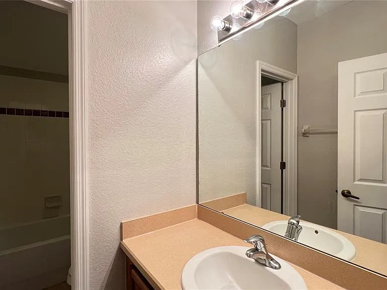 143 Vizcay Way — Photo 42