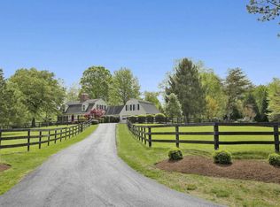 217 Donmore Dr, Great Falls, VA 22066