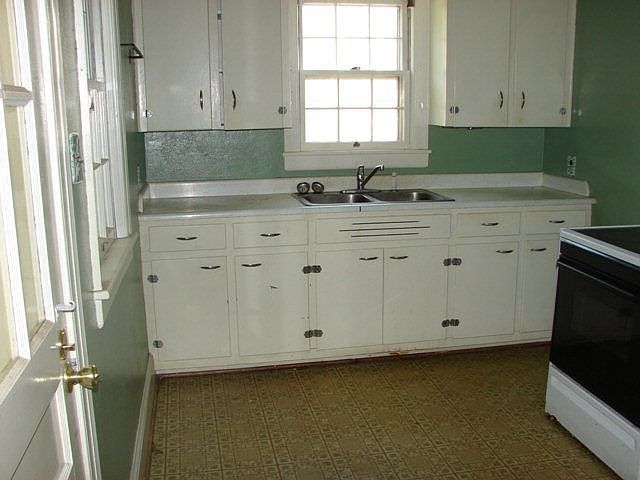 2nd image of 1022 Askin St