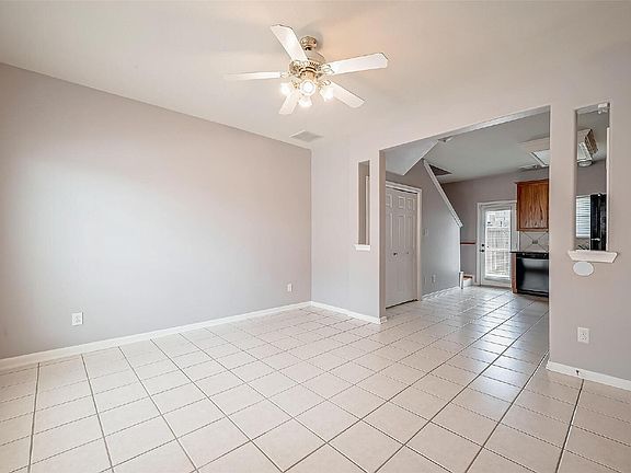 4th image of 206 Sydnor St