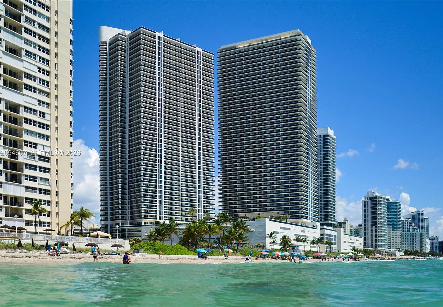 Beach Club Condo — Photo 2