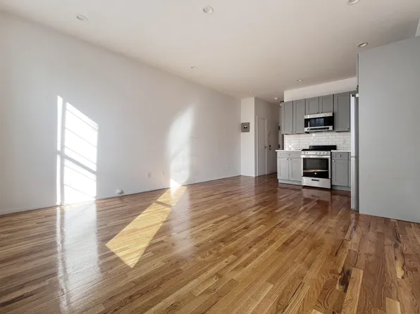 350 Bedford Avenue image 1 of 5