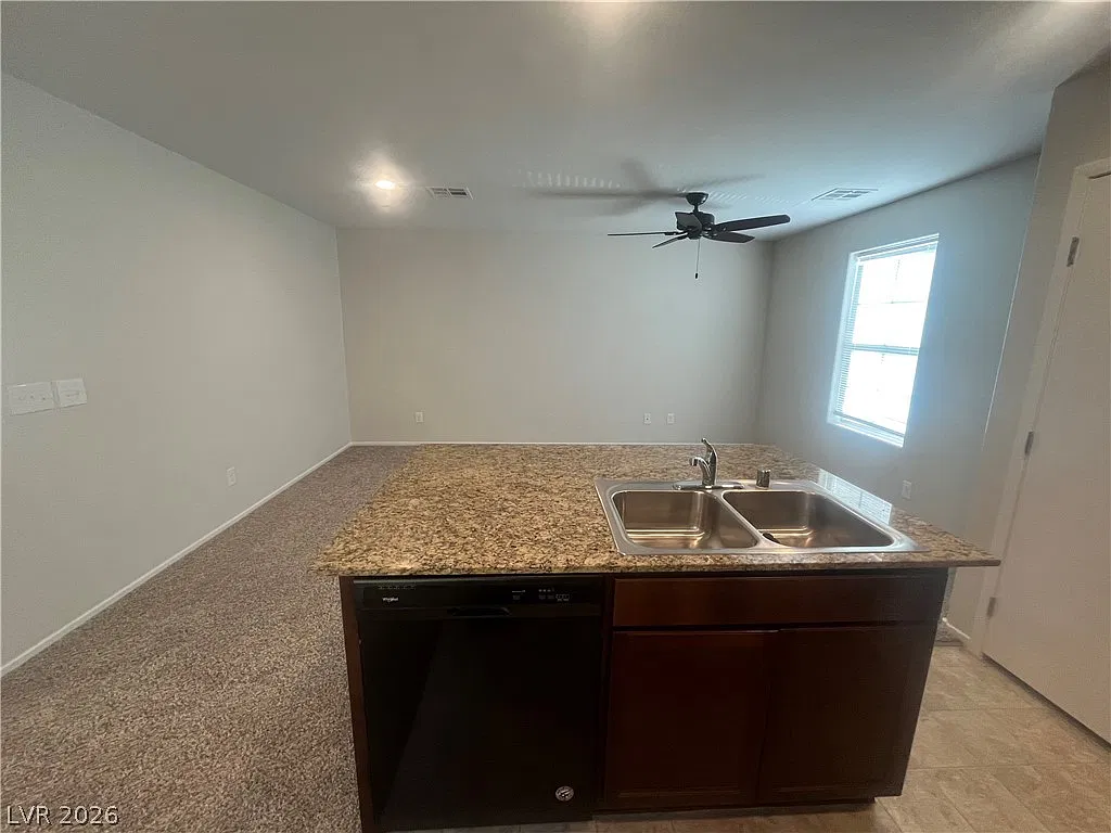 2 bed, 2.0 bath, 1007 sqft, $1,525 — Photo 3