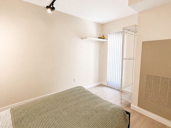 3rd image of 1813 Ranstead St #307