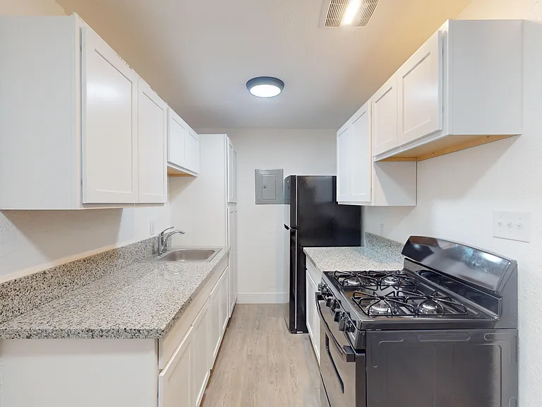 630 N 11th St #4B — Photo 16