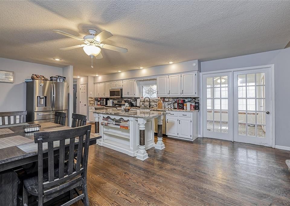 10219 S Munro Rd, Lone Jack, MO 64070 MLS 2422298 Zillow