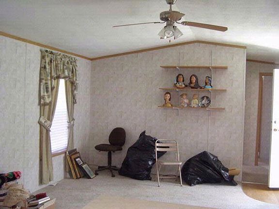 3rd image of 15 Lee Ann Ln