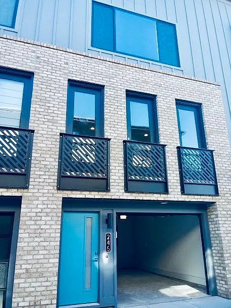 Building Photo - 245 Domain Way