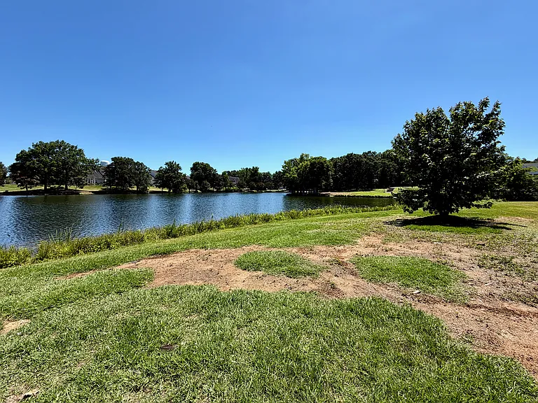 880 Summerlake Dr — Photo 2