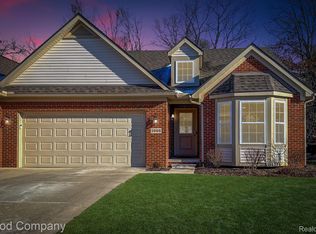 1986 Genoa Cir, Howell, MI 48843