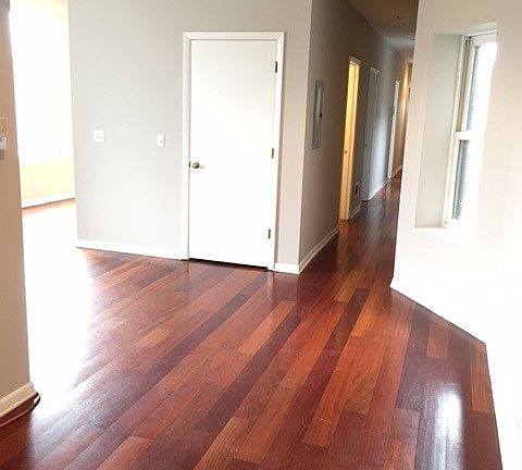 4th image of 4419 S Greenwood Ave #3