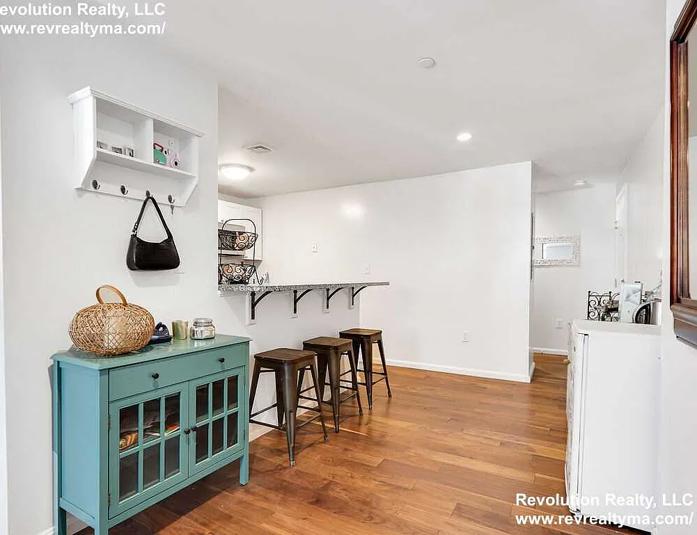 2 bed, $3,375 — Photo 2
