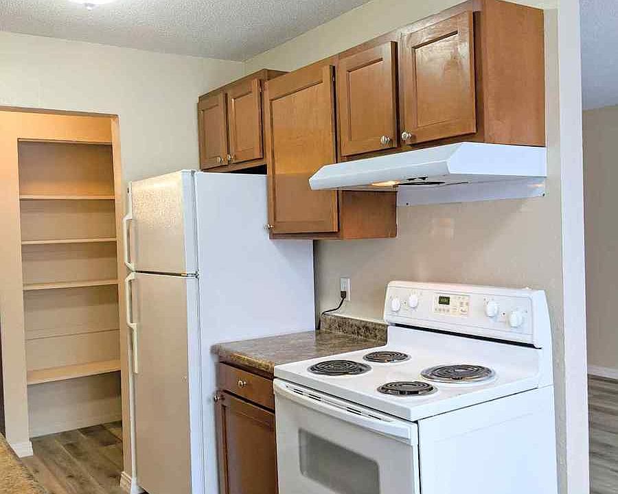 1st image of 1851 Magnolia Ave E #102