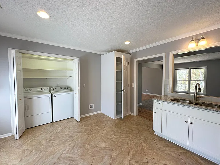 3220 Hickory Ridge Dr — Photo 13