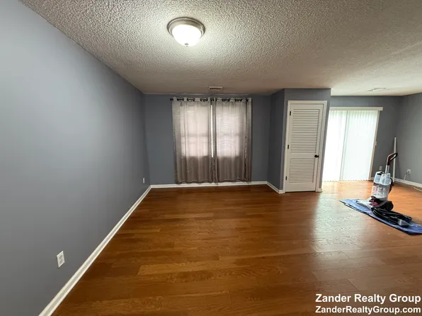 450 Somerset Ave APT 606, Taunton, MA 02780