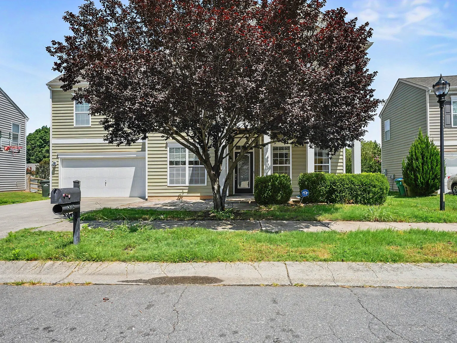 5 bed, 4210 sqft, $3,700 — Photo 2