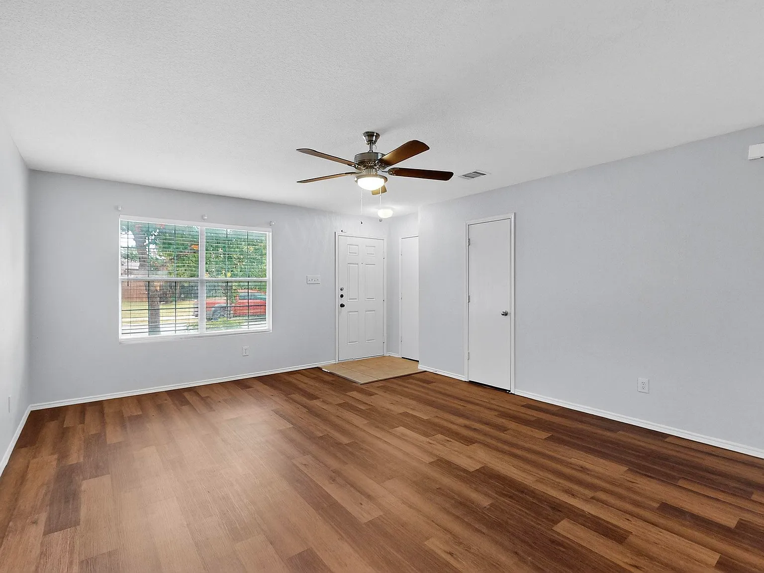 4 bed, 3.5 bath, 2666 sqft, $2,450 — Photo 4