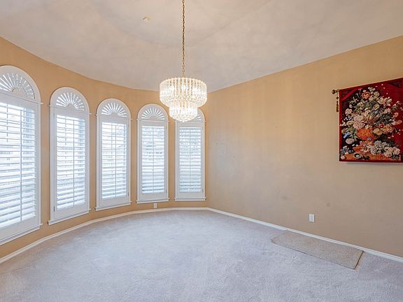 5th image of 11 Emerald Forest Dr