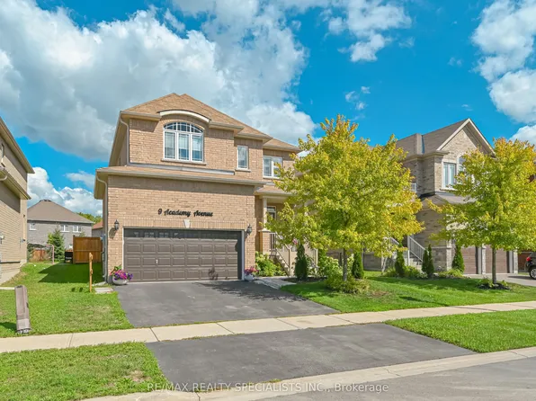 9 Academy Ave, Wasaga Beach, ON L9Z 0G9