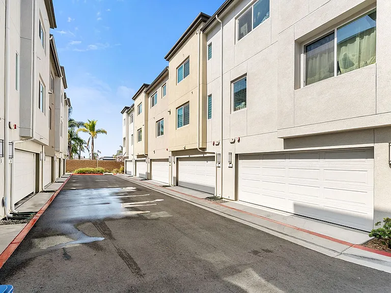 14055 Ruby Ln — Photo 32