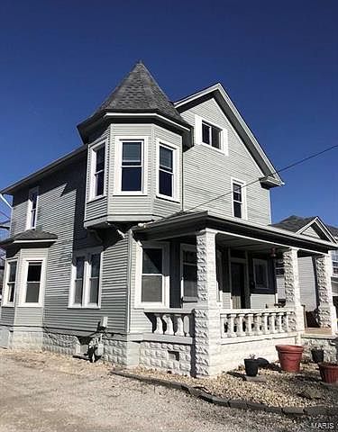 1st image of 455 E Vandalia St