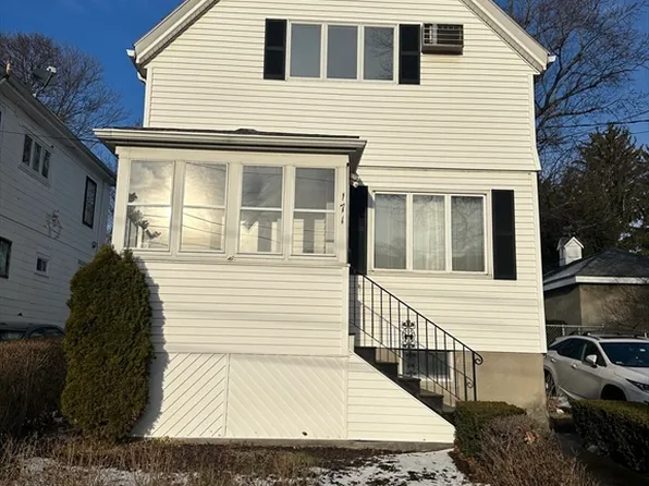 165 Springvale Ave, Everett, MA 02149